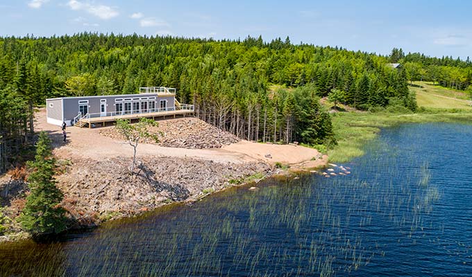 Modernes Mobile Home am See auf Cape Breton Island - Grundstück von Canadian Pioneer Estates Ltd. 