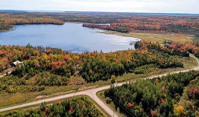 Canadian Pioneer Estates Ltd. - Landerschließungen in Nova Scotia - Cape Breton Island - Seeufergrundstücke in Stadtnähe