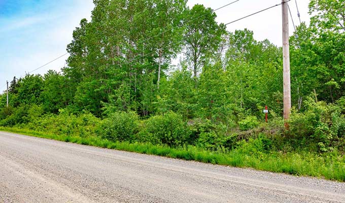 Immobilien Kanada-Glencoe Estates - öffentliche Schotterstraße bei Mabou